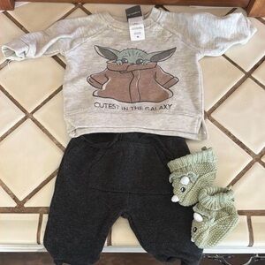 Disney Baby Gray Sweatshirt & Black Pants Matching Set with Green Booties